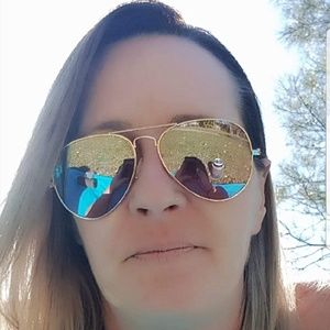 Meet your Posher, Mel